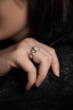 TWINKLING SPARKLE WHITE PANTHER RING (U0798RE)